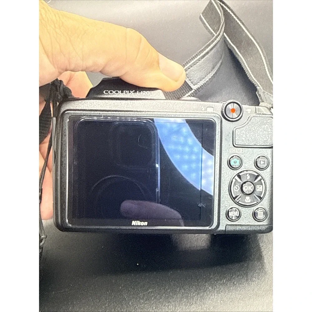 Nikon COOLPIX L120 14.1MP Digital Bridge Camera - Black - W/ Case - TESTED